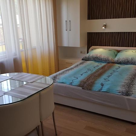 Lara Apartments Сиофок Екстериор снимка