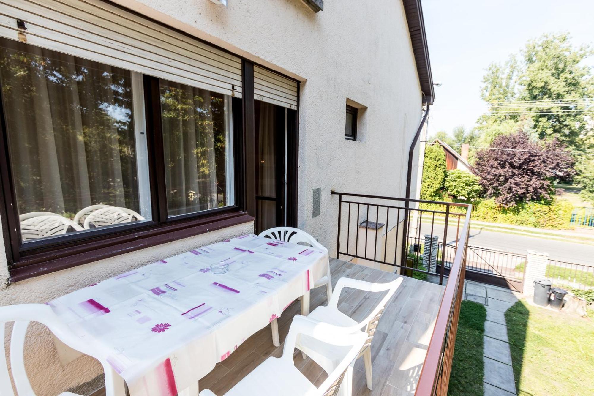 Lara Apartments Сиофок Екстериор снимка