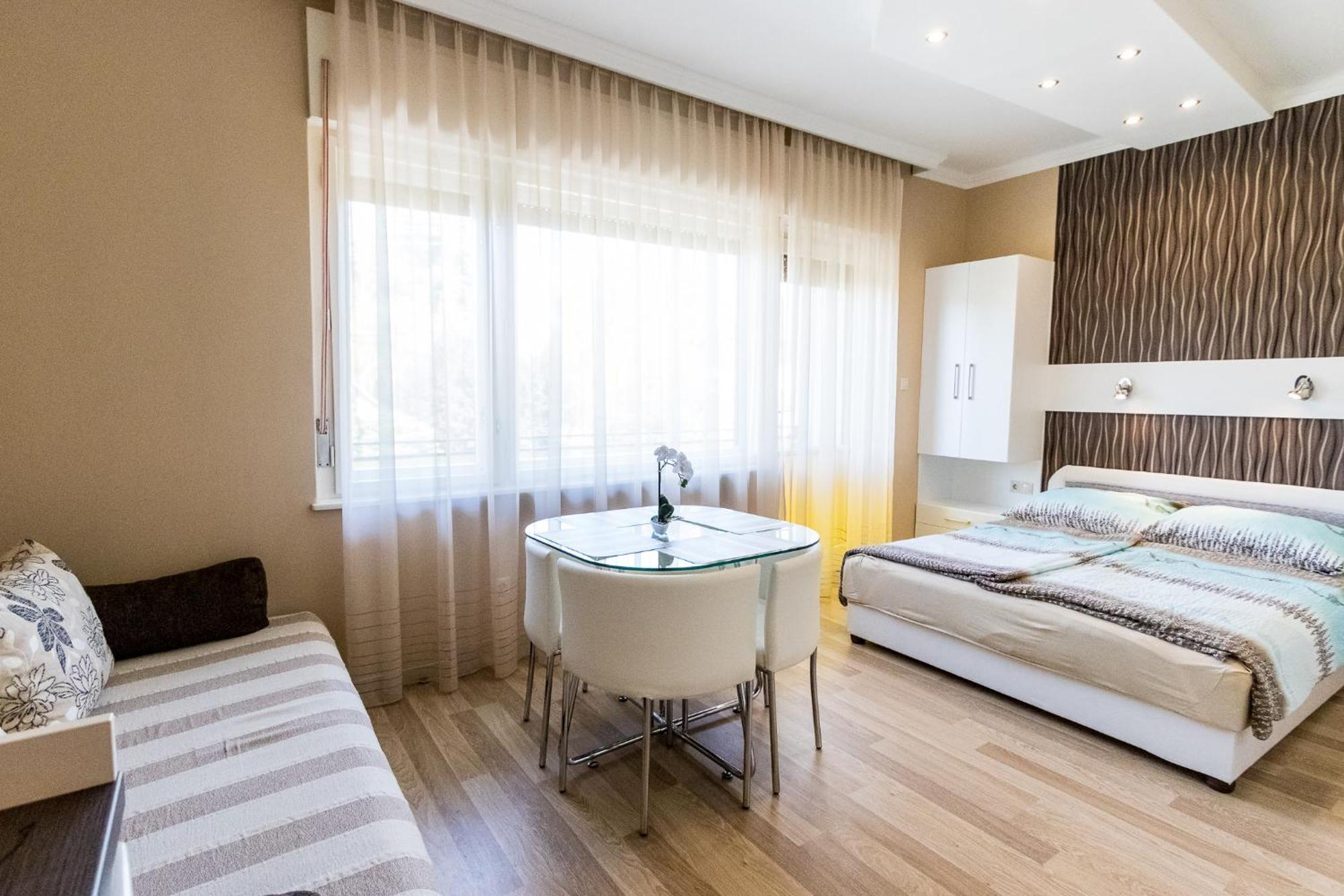 Lara Apartments Сиофок Екстериор снимка